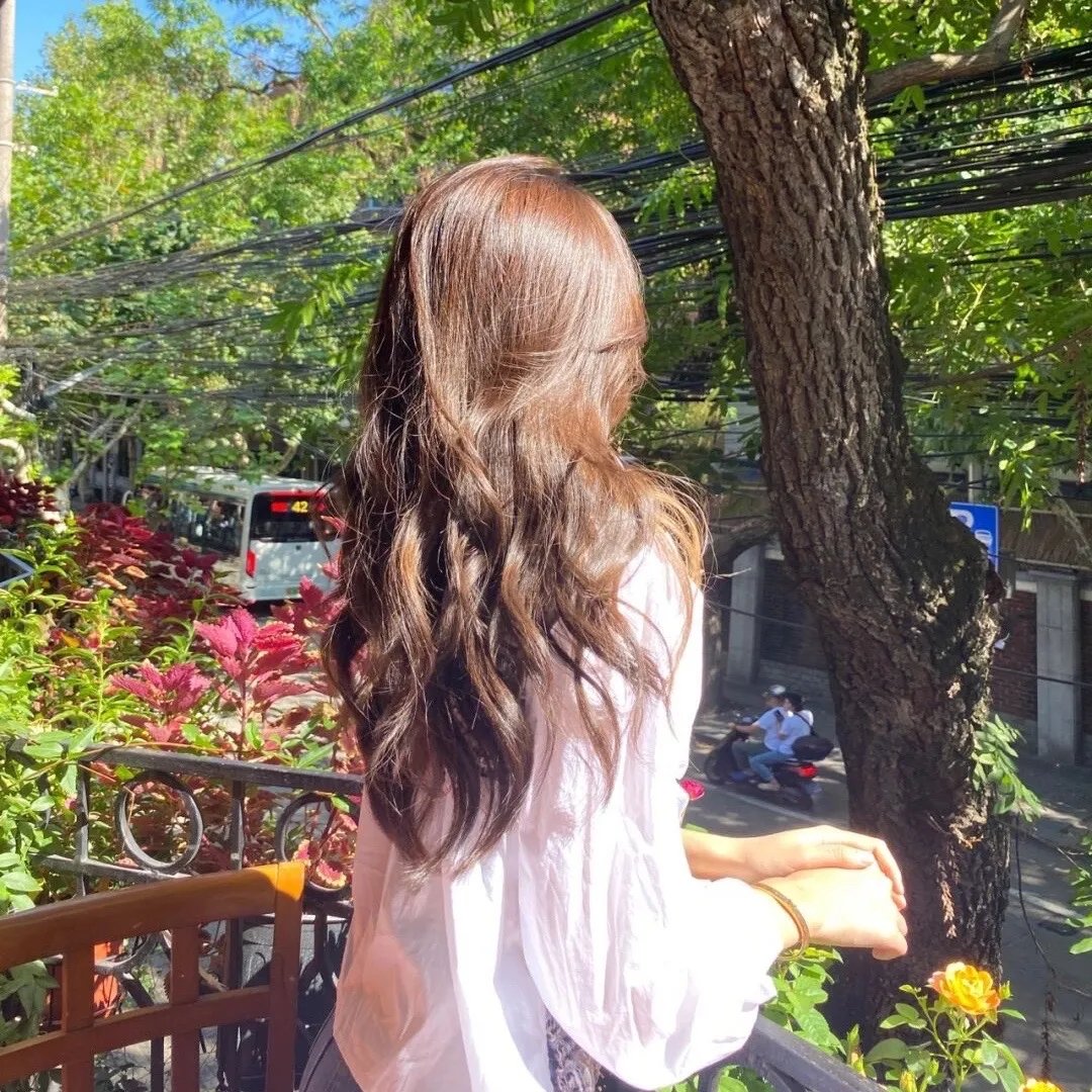 陪她一会儿
